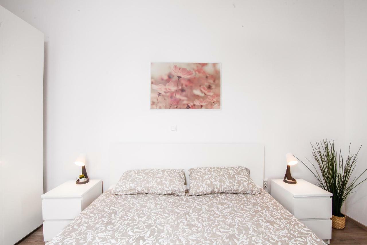 Kensi*** Apartman Pula