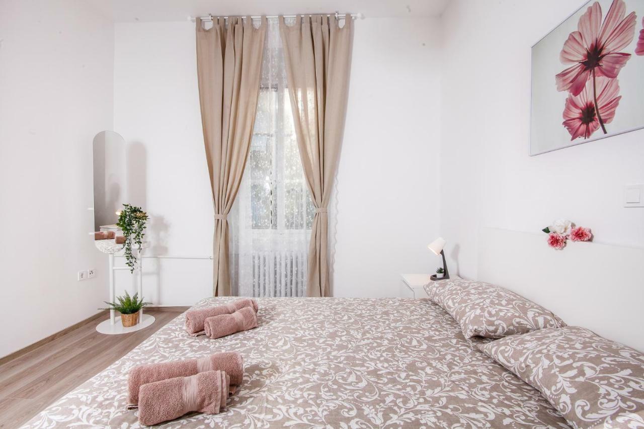Kensi*** Apartman Pula